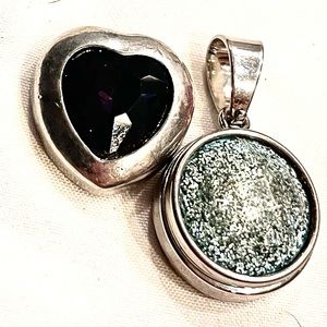 Two ginger snaps one turquoise and one a Deep purple heart.